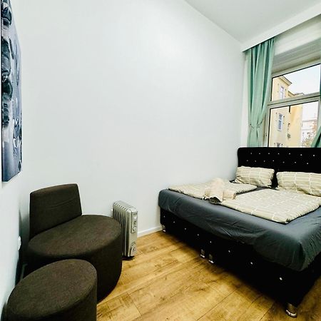 Cozy 9Br Shared Apartment, Only 12Min Walk To Augarten Viena Exterior foto