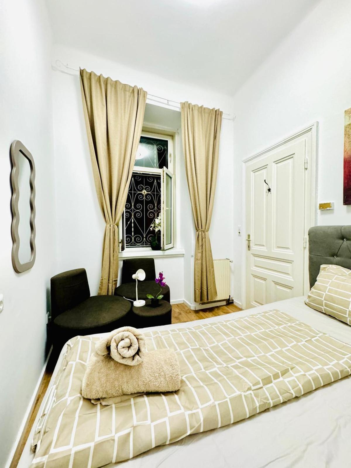Cozy 9Br Shared Apartment, Only 12Min Walk To Augarten Viena Exterior foto
