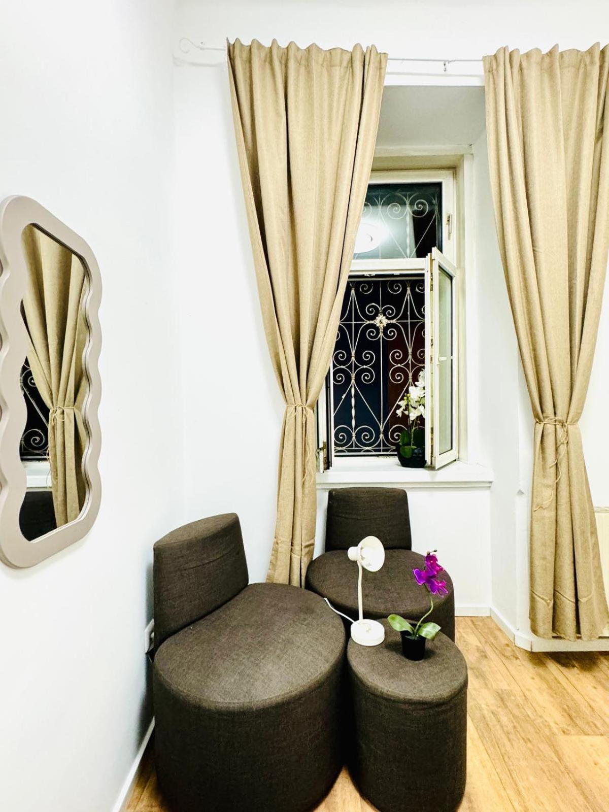 Cozy 9Br Shared Apartment, Only 12Min Walk To Augarten Viena Exterior foto