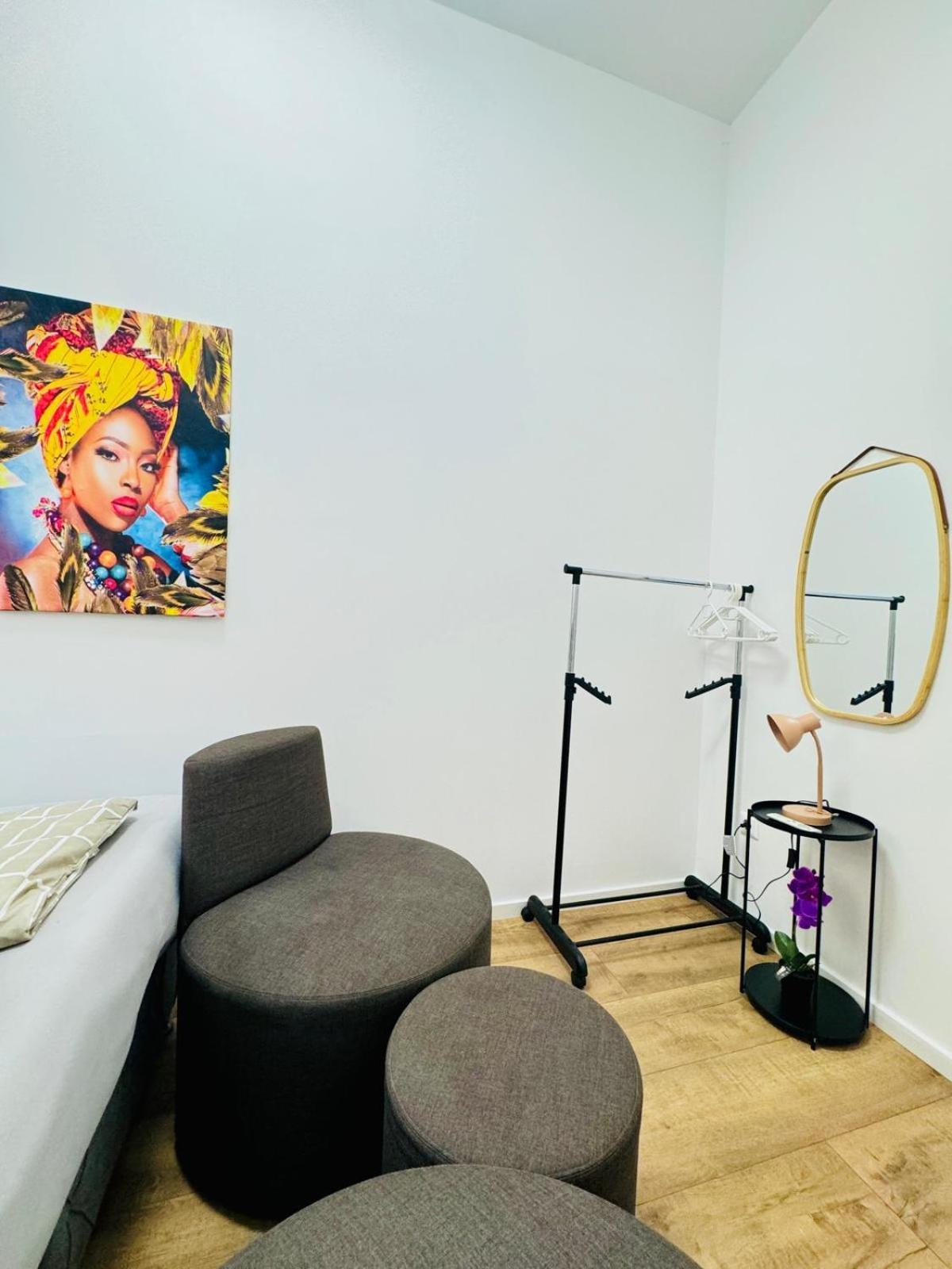 Cozy 9Br Shared Apartment, Only 12Min Walk To Augarten Viena Exterior foto