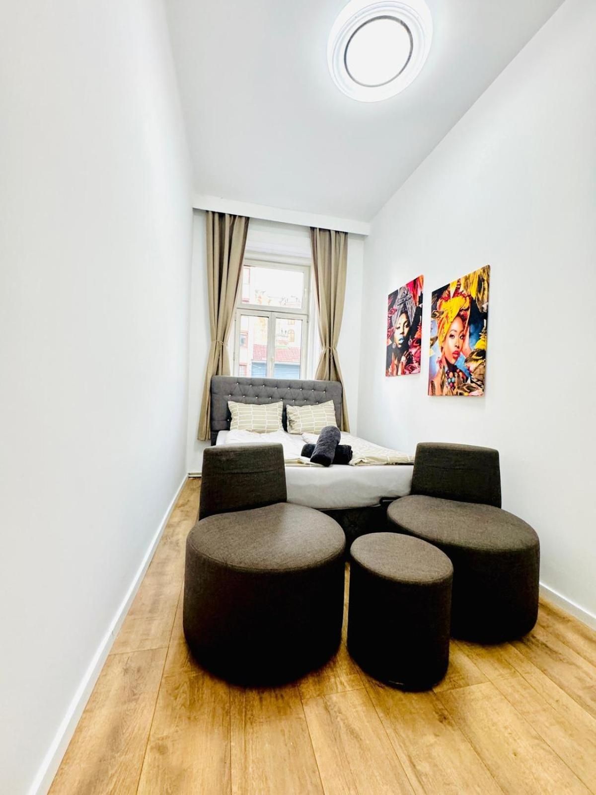 Cozy 9Br Shared Apartment, Only 12Min Walk To Augarten Viena Exterior foto