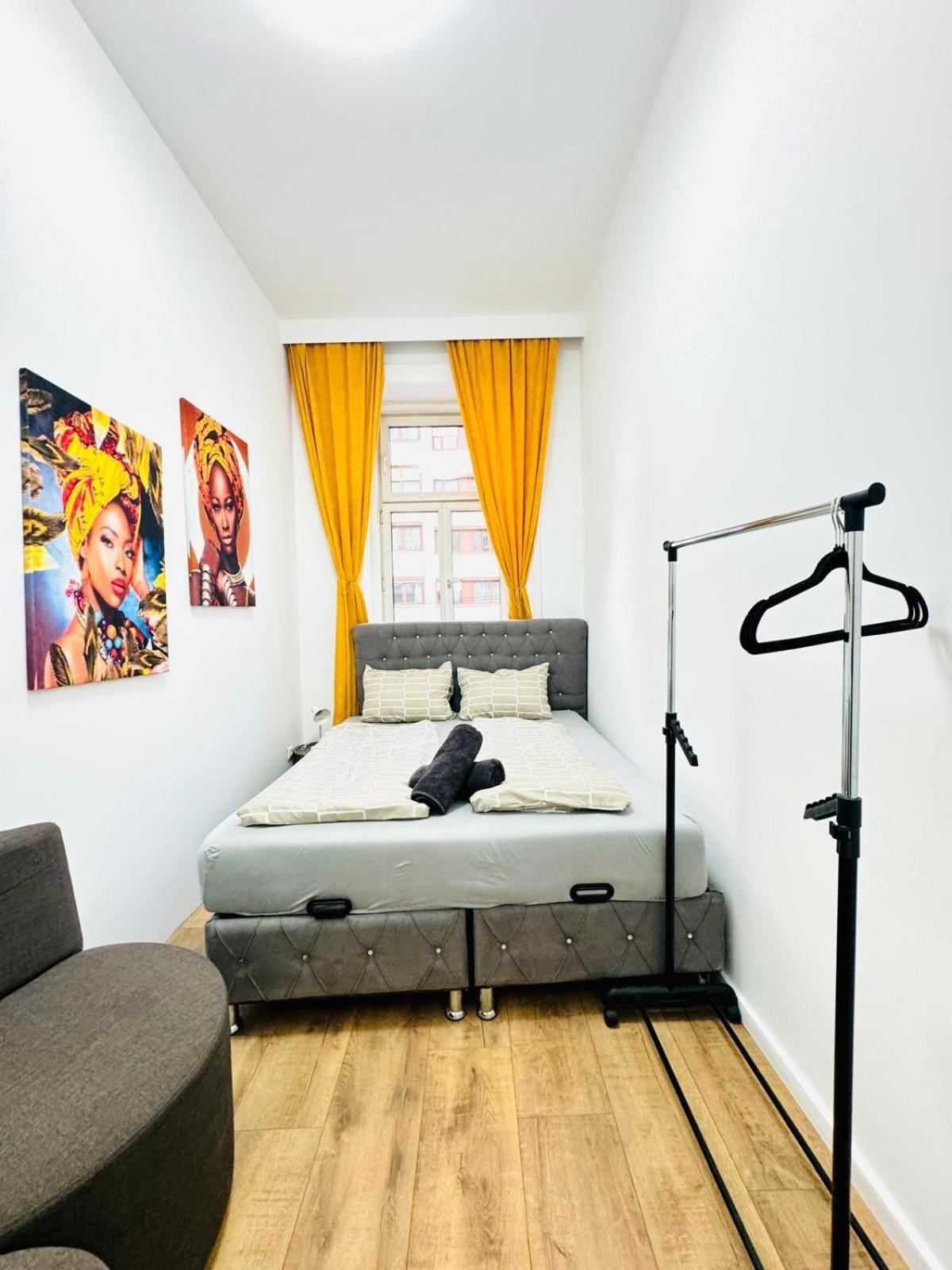 Cozy 9Br Shared Apartment, Only 12Min Walk To Augarten Viena Exterior foto