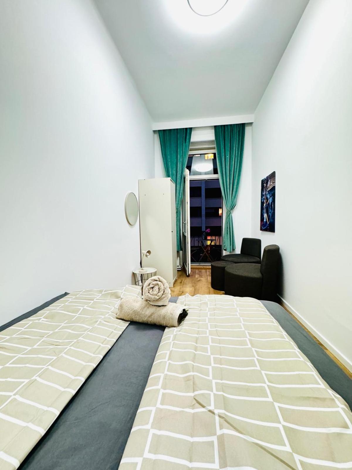 Cozy 9Br Shared Apartment, Only 12Min Walk To Augarten Viena Exterior foto