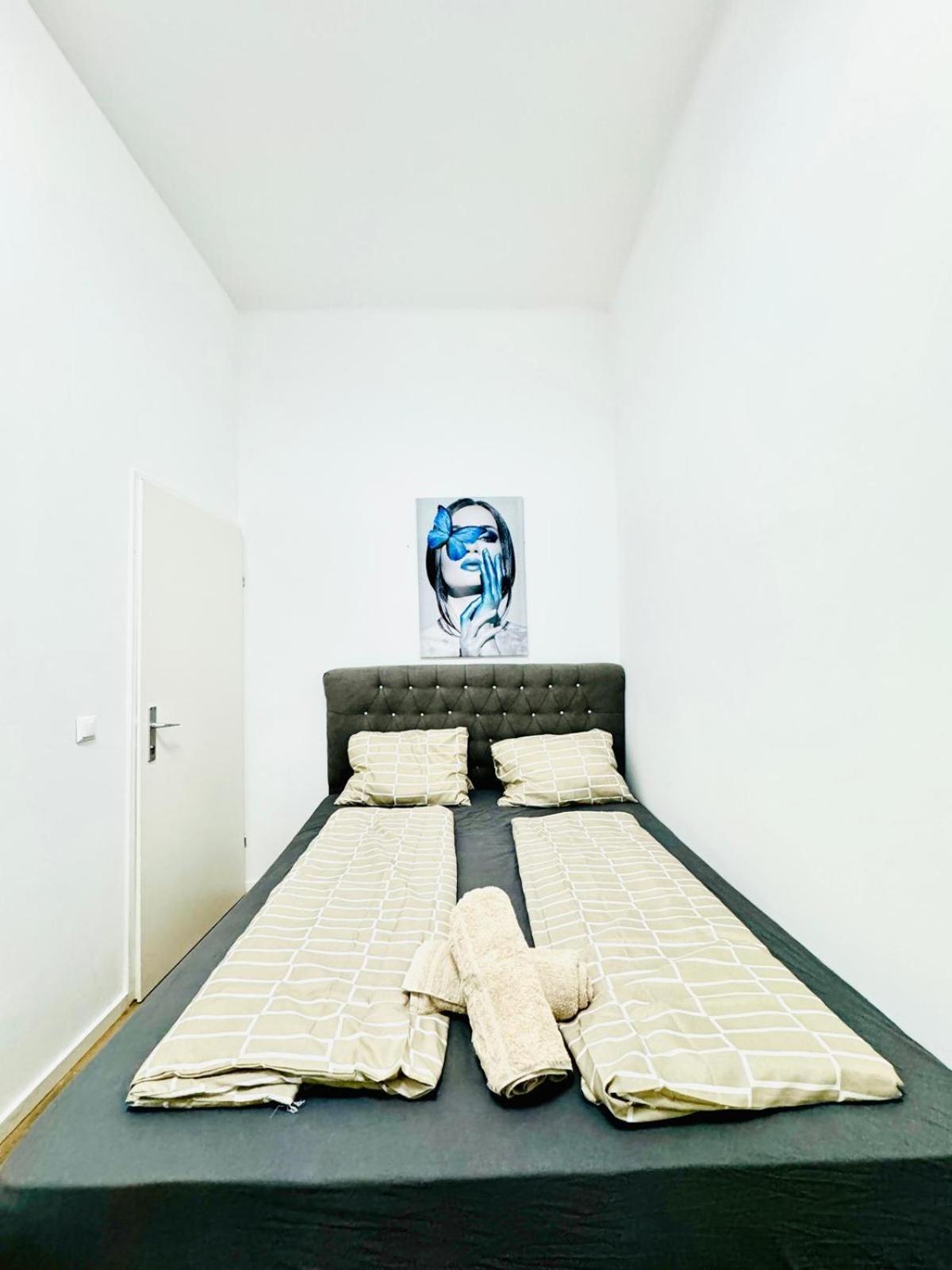 Cozy 9Br Shared Apartment, Only 12Min Walk To Augarten Viena Exterior foto